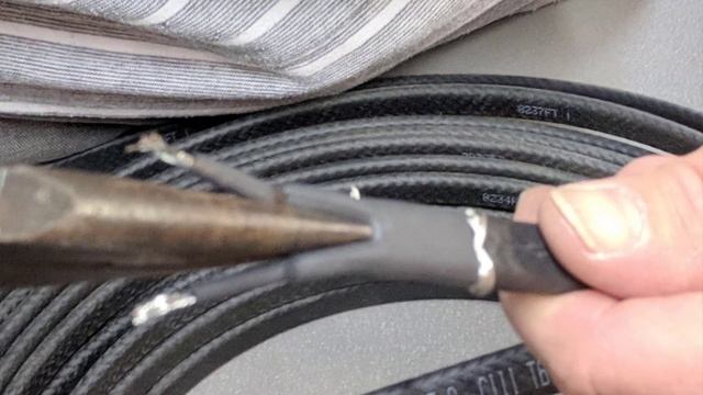 How to Install Splice On Plug onto Self Regulating Heat Cable смотреть онлайн