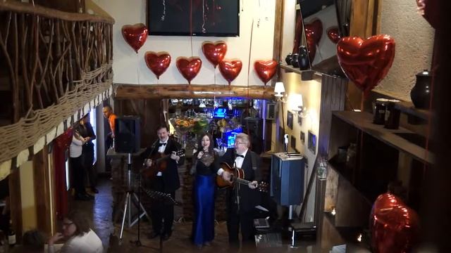 Вокальное трио ЛЕГАТО - Бирюзовые колечки (live). смотреть онлайн