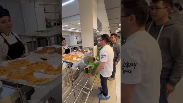 Дегустацию блюд из школьного меню провели для родителей учащихся пяти школ Якутска смотреть онлайн