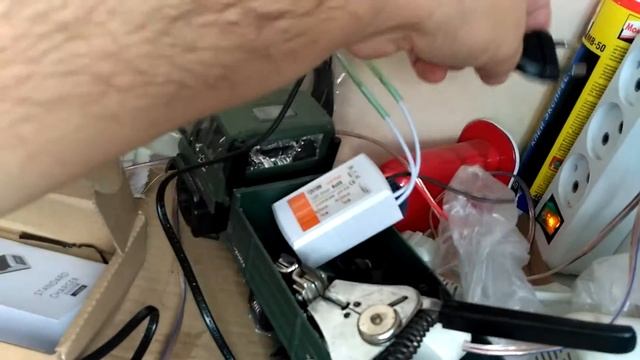 Зарядное устройство C905W для AA AAA NiCd NiMh ( брак ) смотреть онлайн