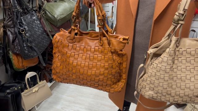 Кожаные сумки. Италия . смотреть онлайн