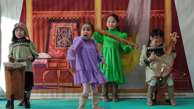 "Детсад олоҕор очурдар омнуолара" чабырҕах. смотреть онлайн