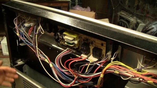 ELECTROLUX RANGE CONTROL/CLOCK AND ELECTRIC FILTER.               PART NUMBER 5304495520.