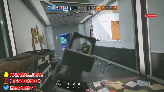 WHAT IT'S REALLY LIKE TO PLAY TOM CLANCY'S RAINBOW SIX SIEGE ON XBOX ONE!!! смотреть онлайн
