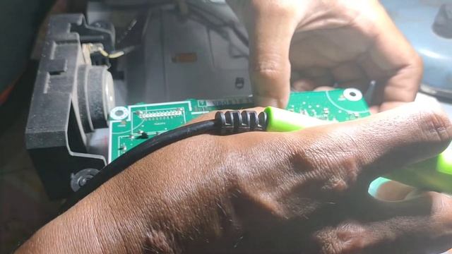 Cara memperbaiki tv LED Sharp 32 lampu indikator berkedip kedip смотреть онлайн
