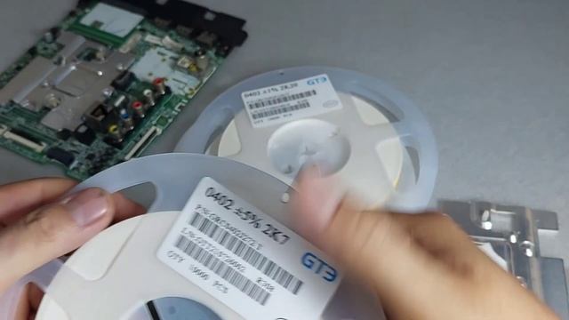 thay màng hình tivi 43 LG và cách thay thế màng hình - model 43um7400. смотреть онлайн