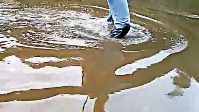 MSV. First check the depth Forest ravine lake filled my new KZRO C 170 mun 200-11 rubber boots. смотреть онлайн