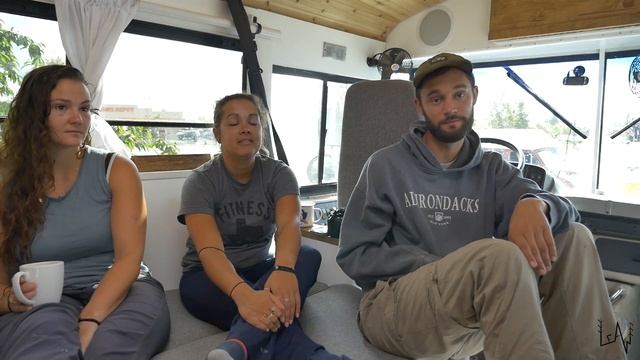VANLIFE MEETUP NAVIGATIONNOWHERE - SCHOOL BUS CONVERTED IN AN OFF-GRID TINY HOUSE - LeAw Vlog #053 смотреть онлайн
