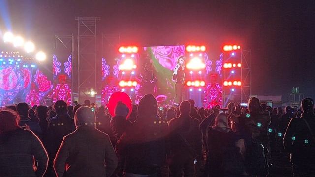 Jonita Gandhi Mashup hindi romantic songs Live @ Dwijing Festival 2019 - 2020 смотреть онлайн