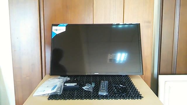 Samsung UE32J4500 SMART TV unpacking смотреть онлайн