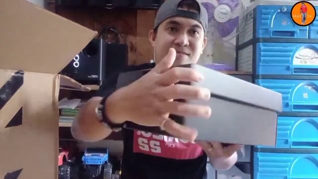 Air Jordan 1 Hyper Royal Mid and Nike Court Royale Tab Mens | Unboxing and Review смотреть онлайн