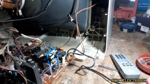 Servis Tv Sharp gambar bergetar disertai suara dengung смотреть онлайн