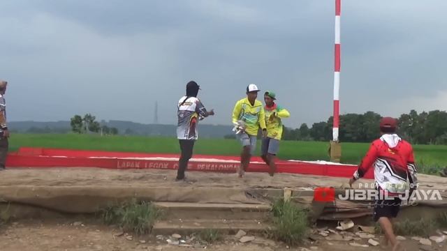 NGERI‼️BAYONET NGEBOOM DI IRINGI SUARA ANEH.‼️ADA APA DENAGAN BAYONET‼️DI BBK PENYISIAN PRA2 EVENT смотреть онлайн