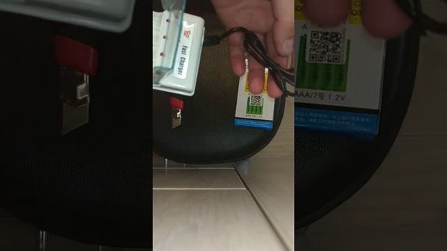 AA AAA зарядное устройство для 4 одновременно NiMH NiCd смотреть онлайн