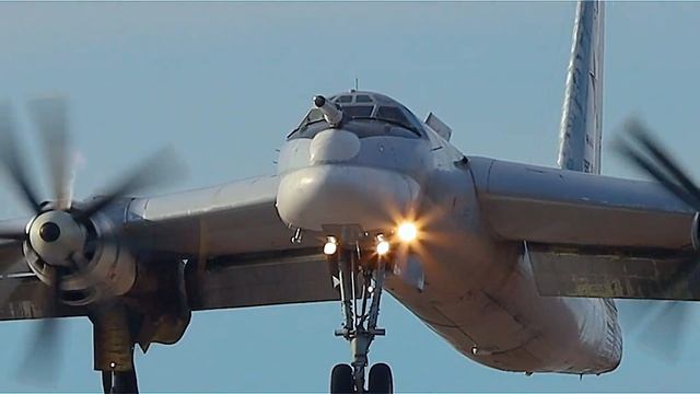ТУ-95 посадка Tupolev 95 Bear H Landing
