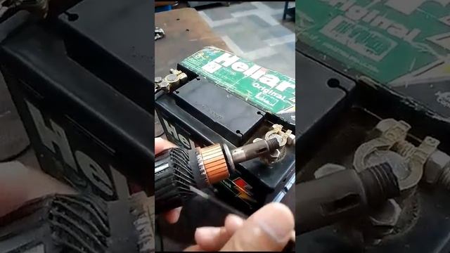 Teste induzido direto na bateria com lâmpada de teste induzido Dínamo смотреть онлайн