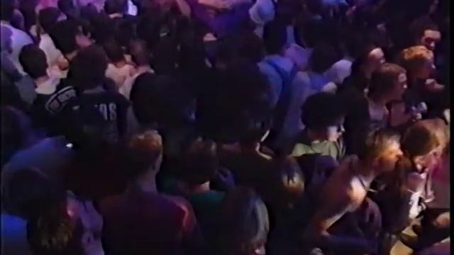 Pop Will Eat Itself - Can U Dig It live on Up The Junction.mkv смотреть онлайн