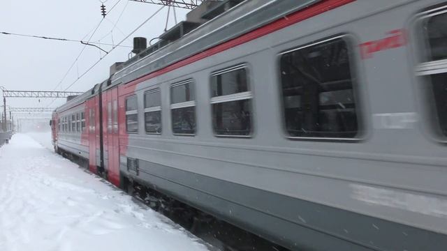 Электропоезд ЭД9Э-0004 смотреть онлайн