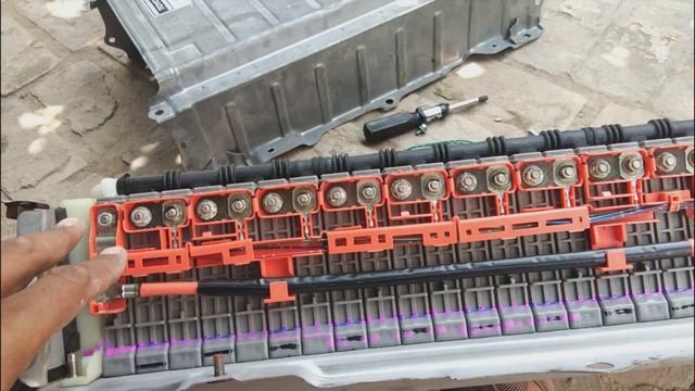 Hybrid battery maintenance. Toyota Prius Hybrid Battery maintenance. Car hybrid battery test repair смотреть онлайн