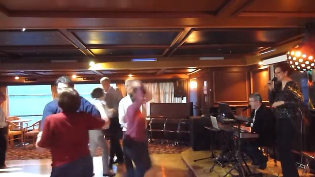 DON'T WORRY BE HAPPY смотреть онлайн