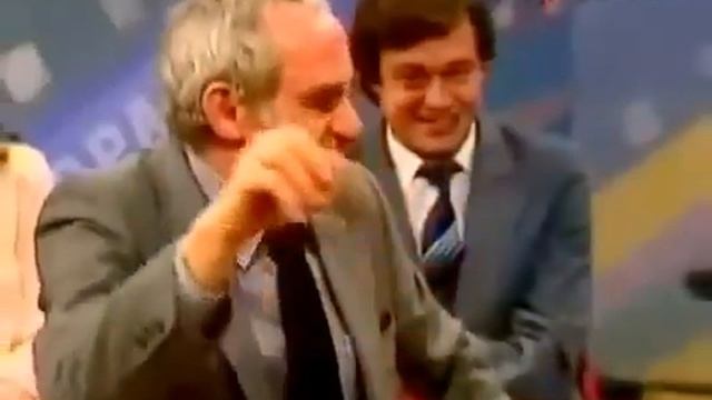 «КИНОПАНОРАМА» программа ТВ о кинематографе, главный ведущий режиссёр   Эльдар Р