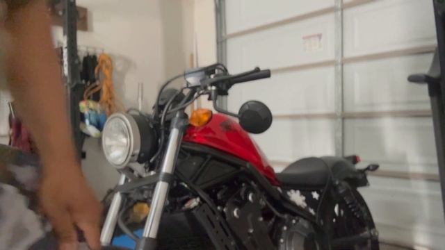 Installing radiator cover on my HONDA REBEL 500. смотреть онлайн