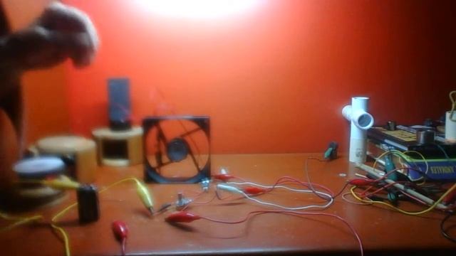 9 volt battery powering D.C. fan commutator. смотреть онлайн