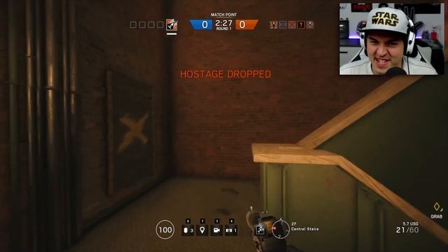 WAS MACHT ER DA? - HIDE & SEEK - SIEGE EDITION | Zander смотреть онлайн