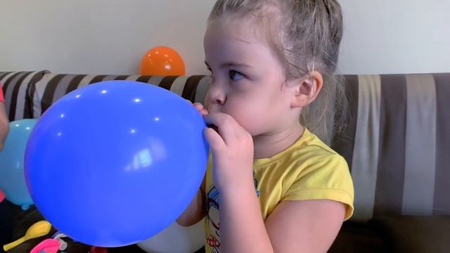 КРЕЙЗИ Челлендж с ШАРИКАМИ От Family Play TV смотреть онлайн