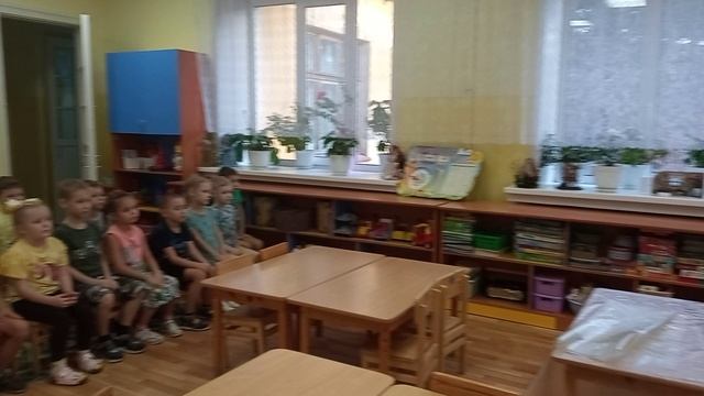 Дети подготовительной группы слушают музыку про Россию. ДОУ 26 Ангарск смотреть онлайн