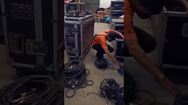 Junction Box Canare, Perlengkapan Splitter 3 Way untuk Broadcast atau Live Streaming смотреть онлайн