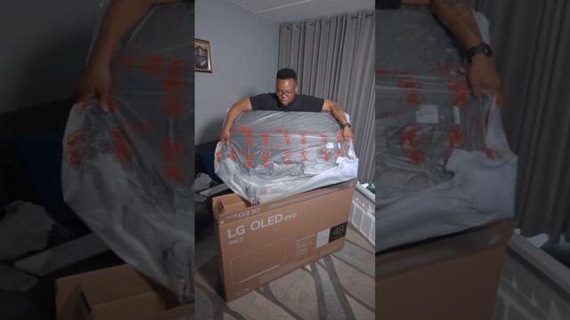 Unboxing the LG C2 48-inch evo OLED TV. смотреть онлайн