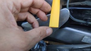 Удаление подсидушечного разъема массовых проводов на Honda CBR 1100XX