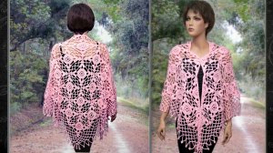 Розовая ажурная шаль с каймой из красивых крупных мотивов крючком.