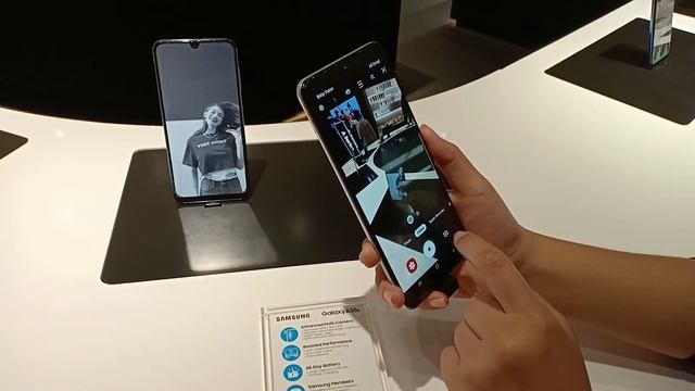 Huawei 5t vs Samsung A50s | Store Comparison | Chan Chin TV смотреть онлайн