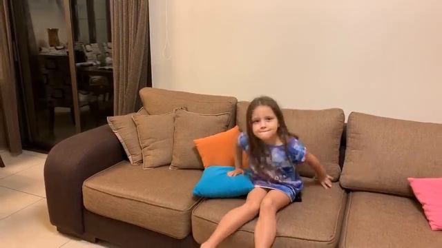 I want to watch TV/ Sis Show смотреть онлайн