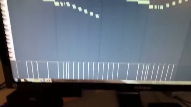 Как сделать модную музыку со звука детской пищалки. смотреть онлайн