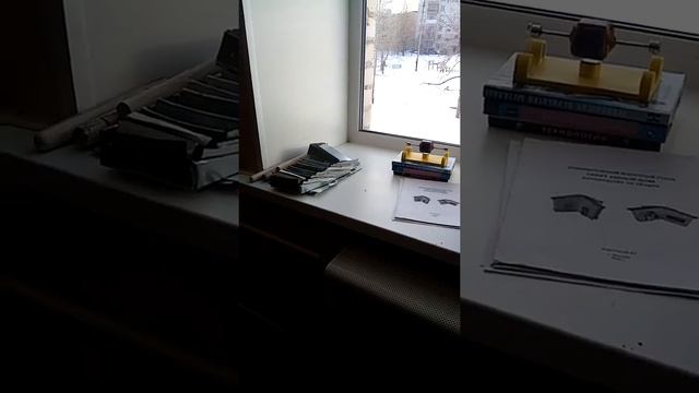 Магнитный левитационный двигатель на солнечных батарейках в действии смотреть онлайн