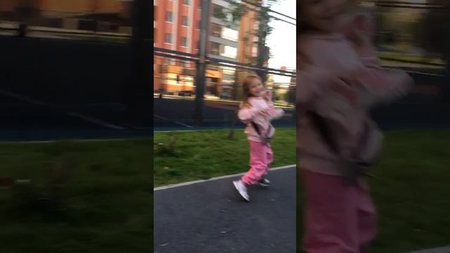 Милый ☺️ Orange 🍊 Девочка 👧🏽 Ты Потерять Обувь 👟 я Бежать 🏃♀️ Хотеть Вернуть но Ты Сверкать ✨ смотреть онлайн