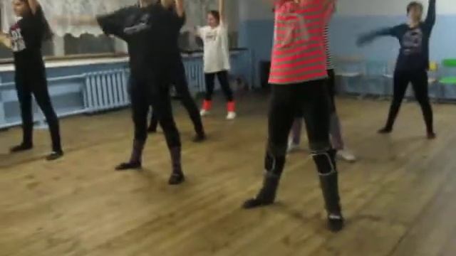 Малая завелась не не шутку смотреть онлайн