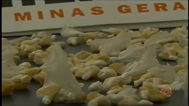 Jovem é presa com 125 pedras de crack - Alterosa em Alerta 08/12 смотреть онлайн