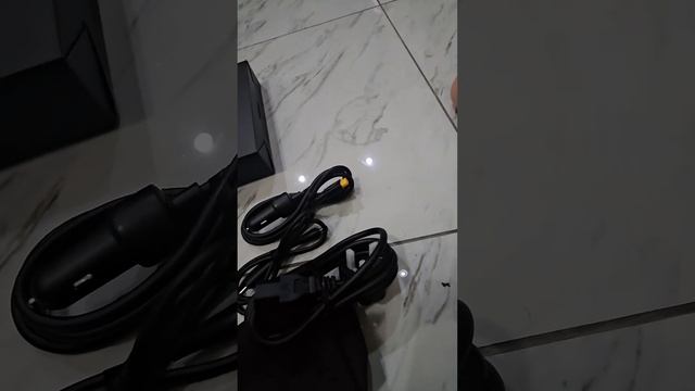 Unboxing UGREEN PowerRoam 600w 680Wh in Bi-Lingual (English/Malay) смотреть онлайн