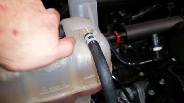 2017, 2018 & 2019 Chrysler Pacifica Minivan - How To Check Coolant Overflow Bottle Level смотреть онлайн