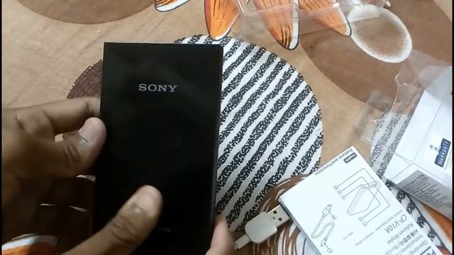 Sony 10000mah (CP-V10) PowerBank Unboxing & First Impressions смотреть онлайн