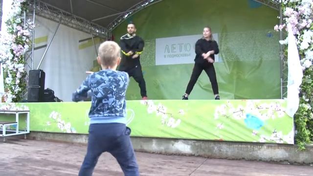 Танцы в парке смотреть онлайн