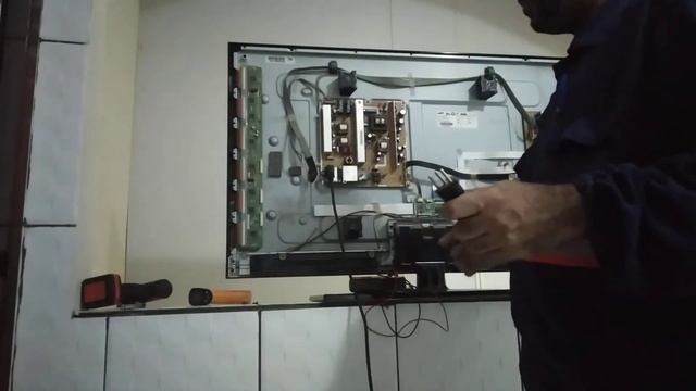 Defeito de TV Samsung 42 polegadas Plasma LCD Modelo S42AX-YB09 Não liga Faz Tic Tac Relé piscando смотреть онлайн