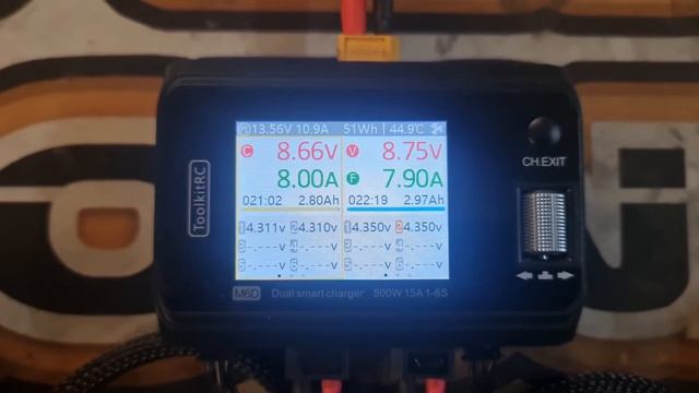 ToolkitRC M6D Ladevorgang 2x 2s Lipo 8000mAh