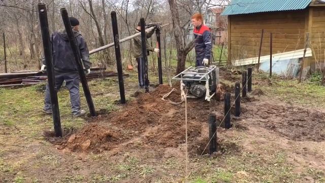 Винтовые сваи под баню. Сломался бур, копали вручную. смотреть онлайн