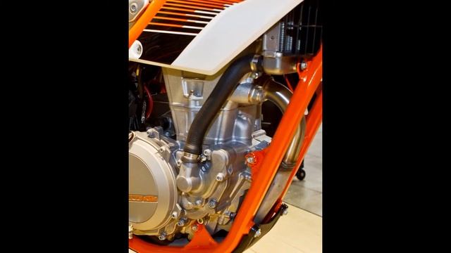 KTM Freeride350 Radiator Hose Protection смотреть онлайн
