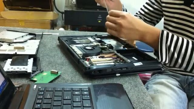 Hướng dẫn tháo lắp sửa chữa mainboard laptop Asus K40in lấy смотреть онлайн